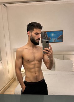 Majd - Acompañantes masculino in Beirut Photo 3 of 8
