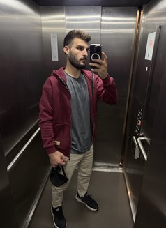 Majd - Male escort in Beirut Photo 13 of 15