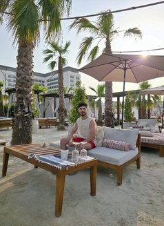 Majd - Acompañantes masculino in Dubai Photo 6 of 9