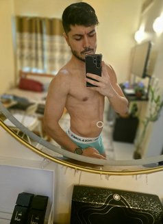 Majd - Male escort in Dubai Photo 9 of 9
