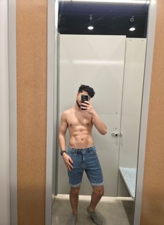 Majd - Male escort in Dubai Photo 2 of 7