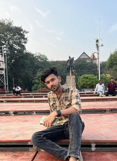 Majid Khan - Male adult performer in Mumbai Photo 1 of 2