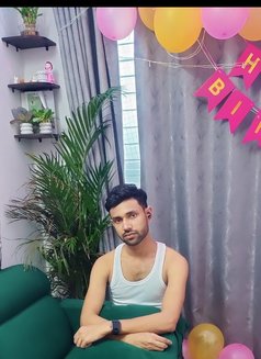 Majid Khan - Male adult performer in Mumbai Photo 2 of 2