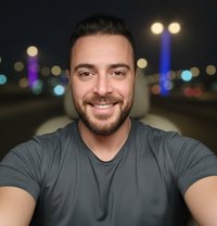 Majnoon - Male escort in Doha