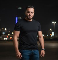 Majnoon - VIP - Acompañantes masculino in Doha