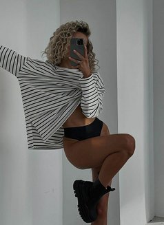 Maju - escort in Lisbon Photo 2 of 4