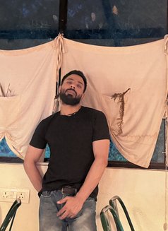 MAK - Intérprete masculino de adultos in New Delhi Photo 3 of 5