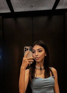 Makayla - escort in Dubai Photo 2 of 9