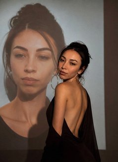 Makayla - escort in Dubai Photo 4 of 9
