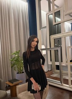 Makayla - escort in Dubai Photo 7 of 9