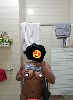 Makena - puta in Cairo Photo 4 of 5