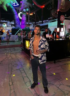 Makram - Male escort in Cairo Photo 2 of 6