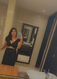 Malaika Hot Busty - escort in Dubai Photo 9 of 10