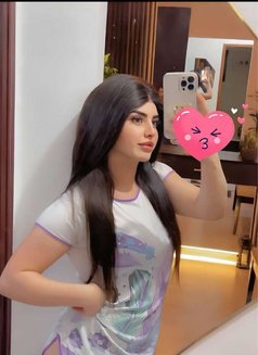 Malak - Transsexual escort in Jeddah Photo 2 of 6