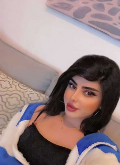 Malak - Transsexual escort in Jeddah Photo 5 of 6