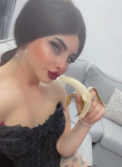 Malak - Acompañantes transexual in Jeddah Photo 8 of 15