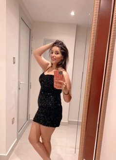 Malak - escort in Abu Dhabi Photo 1 of 3