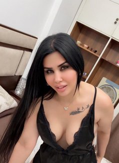 Malak - puta in Beirut Photo 4 of 5