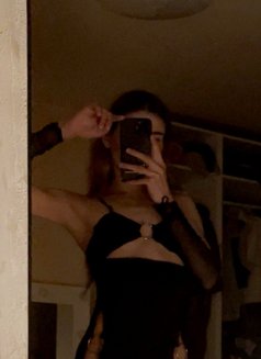 Malak - Transsexual escort in Cologne Photo 2 of 5