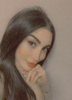 Malak - Transsexual escort in Beirut Photo 1 of 7