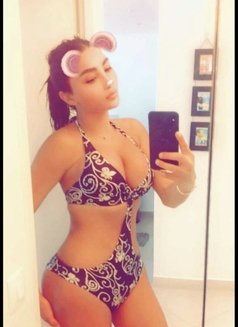 Malak - Transsexual escort in Beirut Photo 4 of 7