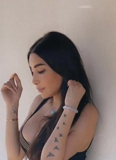 Malak - Transsexual escort in Beirut Photo 5 of 7