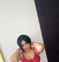 Malak - puta in Abu Dhabi Photo 4 of 8