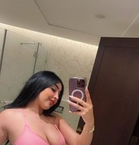 Malak - puta in Abu Dhabi Photo 6 of 8