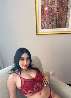 Malak - puta in Abu Dhabi Photo 9 of 10