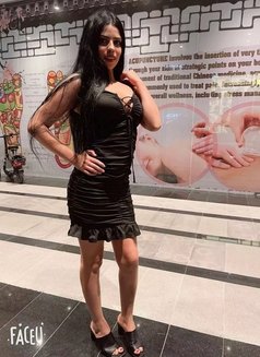 Malak - escort in Dubai Photo 3 of 6