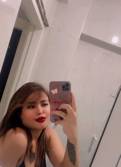 Malak - escort in İstanbul Photo 3 of 4