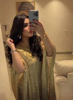 Malak - escort in Jeddah Photo 1 of 6