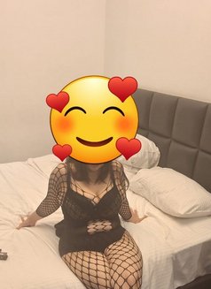 Malak's First Time in Riyadh - puta in Riyadh Photo 2 of 4