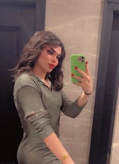 Malak - Transsexual escort in Erbil Photo 1 of 17