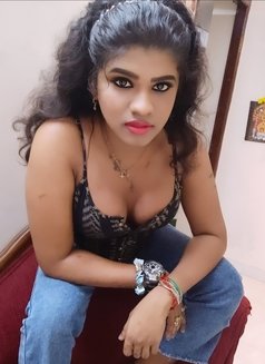 Malar - Acompañantes transexual in Chennai Photo 2 of 4