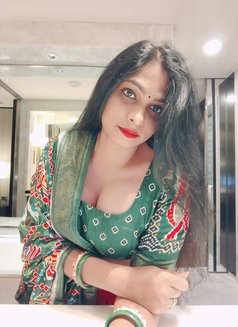 Malar - Transsexual escort in Chennai Photo 3 of 3