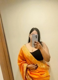 Malayalam Independent Girl for Real Meet - escort in Abu Dhabi Photo 1 of 3