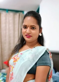 Independent South Indian Girls and Aunty - escort in Abu Dhabi Photo 4 of 5