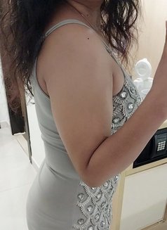 Malayali Independent Girl Priya - puta in Kuwait Photo 3 of 3