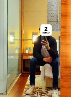 Male Escort & Erotic Massage Therapist - Acompañantes masculino in Nagpur Photo 2 of 2