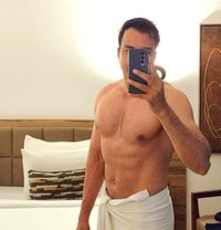 Book Male Escort & Erotic Massage - Acompañantes masculino in Pune Photo 1 of 2