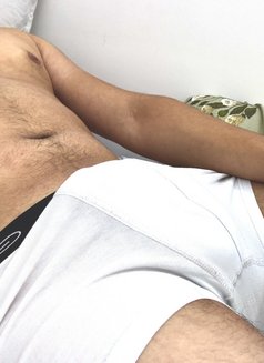 Male Escort in Dubai - Acompañantes masculino in Dubai Photo 4 of 8