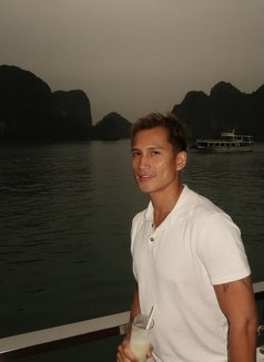 Marcus Vers BFe Male escort in London - Male escort in London Photo 3 of 5