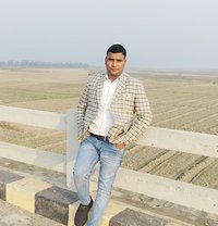 Male Escort - Acompañantes masculino in Bareilly