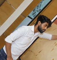 Vikash - Intérprete masculino de adultos in New Delhi