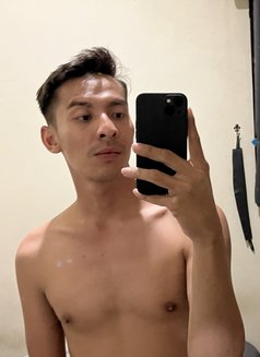 Male Escort Jakarta Indonesia - Acompañantes masculino in Jakarta Photo 6 of 10