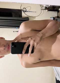 Male Escort Jakarta Indonesia - Acompañantes masculino in Jakarta Photo 7 of 10