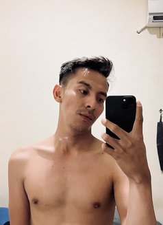 Male Escort Jakarta Indonesia - Acompañantes masculino in Jakarta Photo 9 of 10