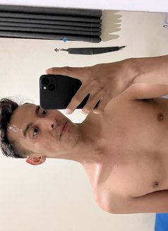 Male Escort Jakarta Indonesia - Acompañantes masculino in Jakarta Photo 10 of 10