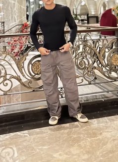 Male Escort Only for Females - Acompañantes masculino in Kolkata Photo 1 of 18